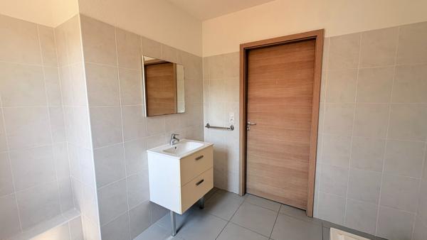 Appartement T3 (71 m²) à louer à BORGO