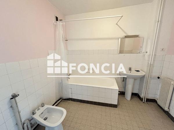 Location Appartement 2 pièces 60.97 m² - LE BELLERIVE Guilherand Granges 07500