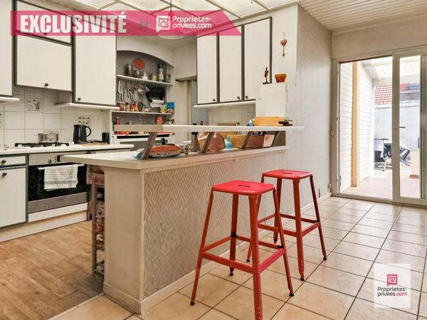 Wattrelos, proche Laboureur, maison de type 1930 avec 4 chambres et terrasse