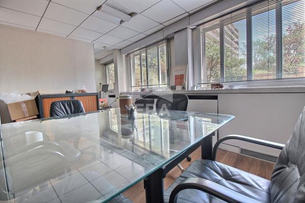 BUREAUX ou deux T3 CLICHY 121M2