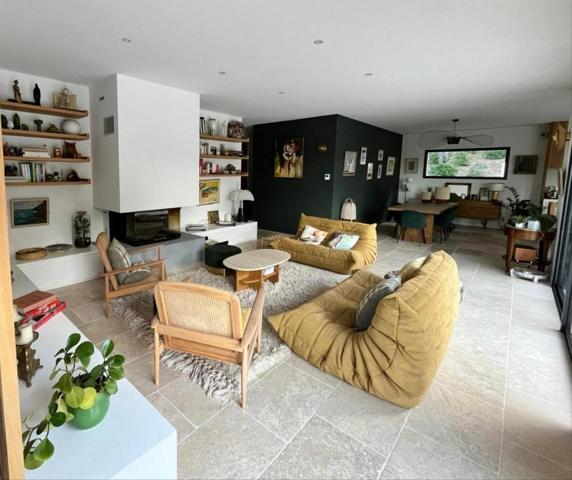 EXCLUSIVITE SUR LES HAUTEURS AVEC VUE