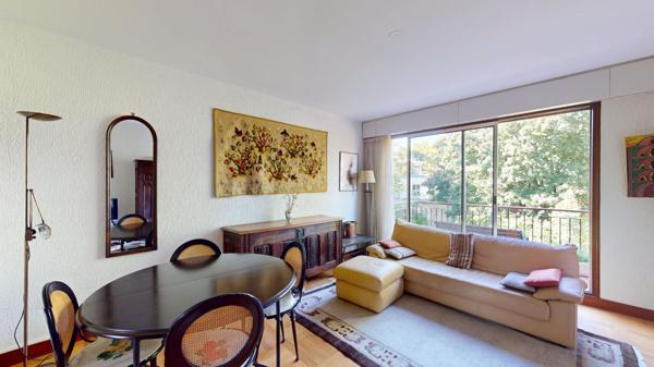 Dernier étage - Balcon - Pas de vis-à-vis - Lumineux - Double box - Proche RER B - Appartement Chatenay Malabry 5 pièces 90.62 m2