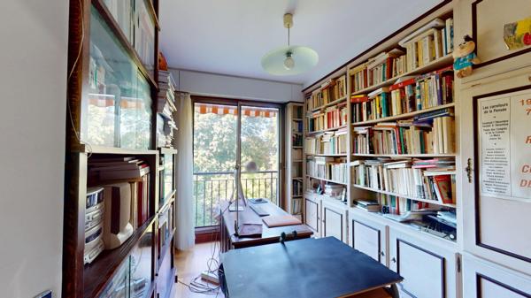 Dernier étage - Balcon - Pas de vis-à-vis - Lumineux - Double box - Proche RER B - Appartement Chatenay Malabry 5 pièces 90.62 m2