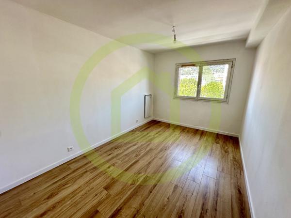 Appartement à TOULON (83100)