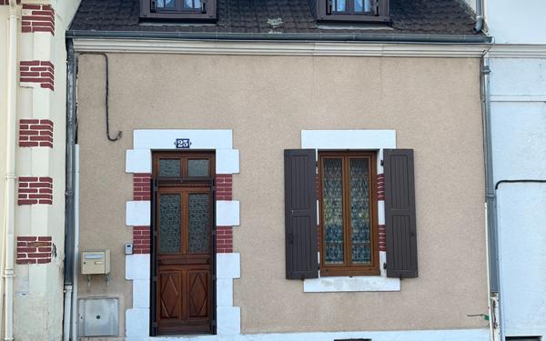 Maison à vendre    3 pièces • 73 m2 Néris-les-Bains