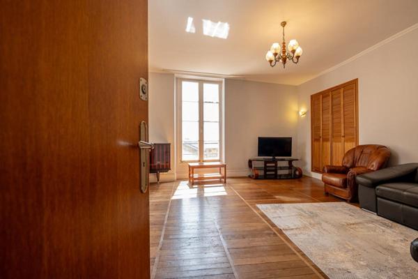 LIEUX UNIQUES ® x PROPRIÉTÉS PRIVÉES PROPOSE APPARTEMENT HYPER-CENTRE DE BLOIS 77 M²