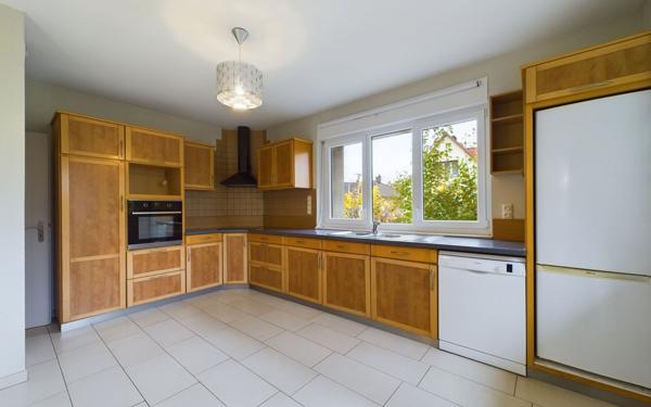 Maison à louer    7 pièces •  Illkirch-Graffenstaden