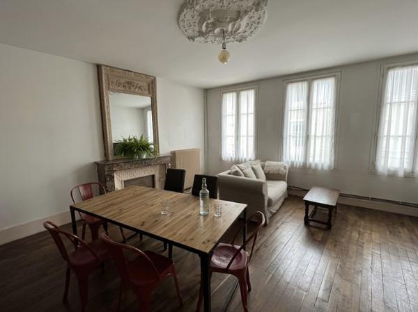 Maison bourgeoise spacieuse -centre ville