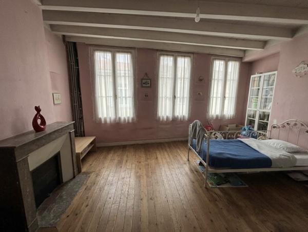 Maison bourgeoise spacieuse -centre ville