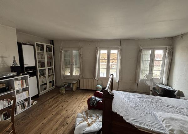 Maison bourgeoise spacieuse -centre ville