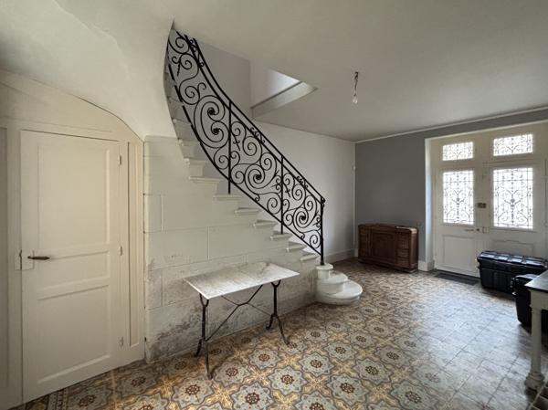 Maison bourgeoise spacieuse -centre ville