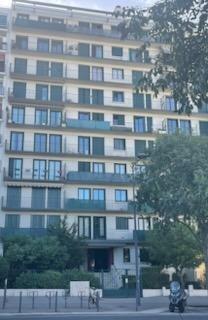 A 1' du Métro PVC Apt 3 Pièces, 2 chambres, 2 Balcons, Cave, Parking. 345 000 €