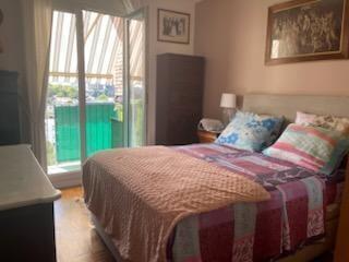 A 1' du Métro PVC Apt 3 Pièces, 2 chambres, 2 Balcons, Cave, Parking. 345 000 €