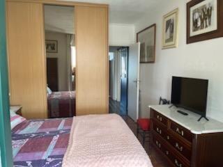 A 1' du Métro PVC Apt 3 Pièces, 2 chambres, 2 Balcons, Cave, Parking. 345 000 €