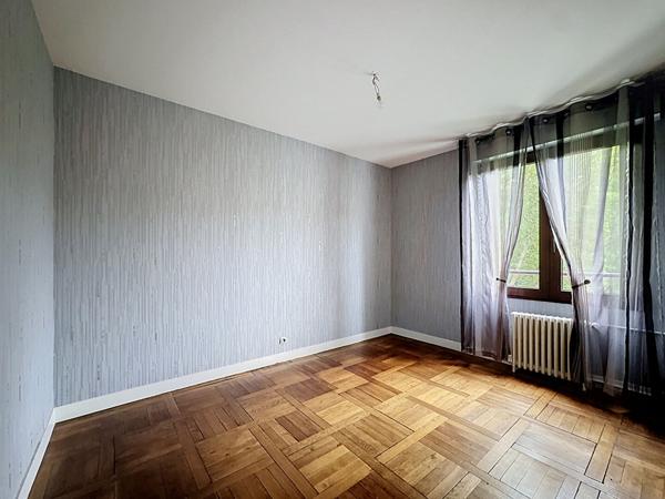 Appartement 92 m2 résidence soignée - cadre verdoyant