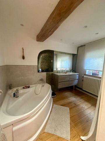 Maison de caractère en pierre – charme ancien & confort moderne