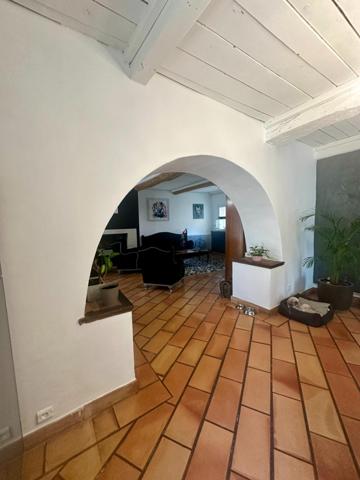 Maison de caractère en pierre – charme ancien & confort moderne