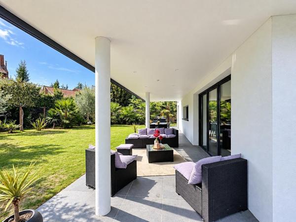 MAISON D'ARCHITECTE INSOUPÇONNÉE 3 VOIR 4 CHAMBRES // PISCINE