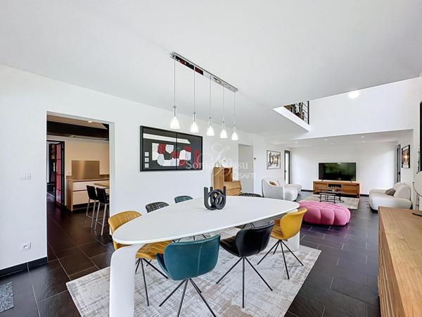 MAISON D'ARCHITECTE INSOUPÇONNÉE 3 VOIR 4 CHAMBRES // PISCINE