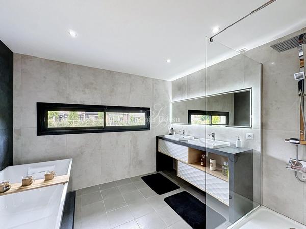 MAISON D'ARCHITECTE INSOUPÇONNÉE 3 VOIR 4 CHAMBRES // PISCINE