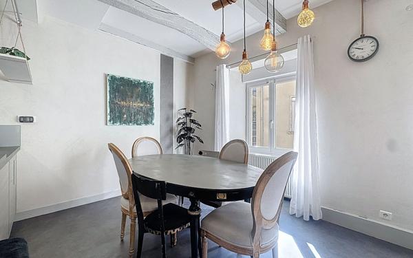 Maison à vendre    5 pièces •  Laissac