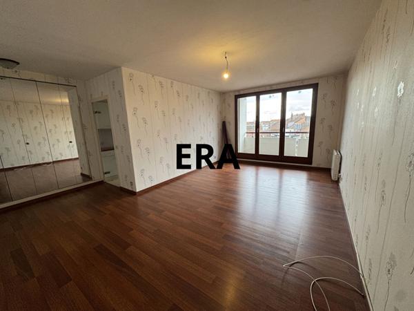 Appartement de 81m2, 2 chambres avec balcon + place de stationnement