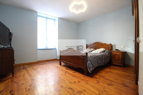 Saint-Affrique (12400) Duplex 6 pièces 120m² avec balcon, cave et grenier