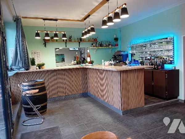 cause retraite, vds fds commerce "bar-restaurant":  bar, restaurant, cuis, sanitaire. Maxi 110 cts.