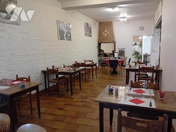 cause retraite, vds fds commerce "bar-restaurant":  bar, restaurant, cuis, sanitaire. Maxi 110 cts.