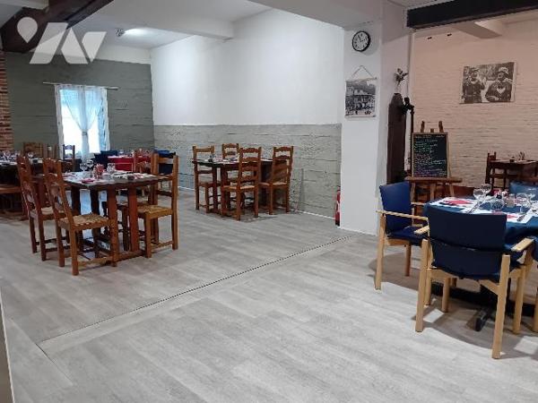 cause retraite, vds fds commerce "bar-restaurant":  bar, restaurant, cuis, sanitaire. Maxi 110 cts.