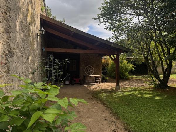 La Roche-Vineuse (71960) Superbe demeure de caractère au coeur de l'ouest Mâconnais