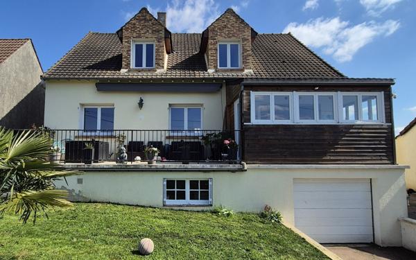 Maison à vendre    9 pièces •  Jouy-le-Châtel