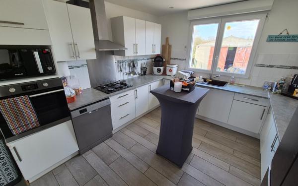 Maison à vendre    9 pièces •  Jouy-le-Châtel