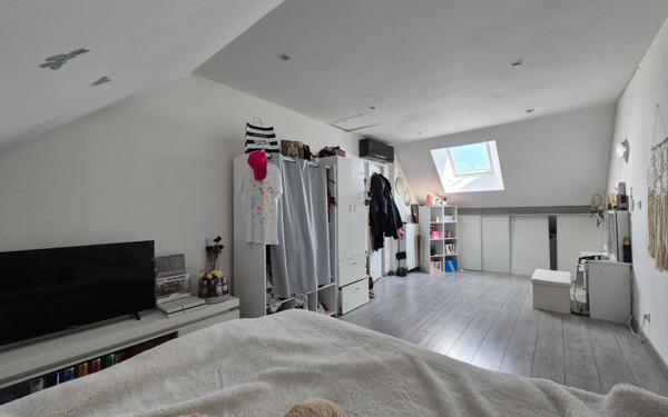 Maison à vendre    9 pièces •  Jouy-le-Châtel