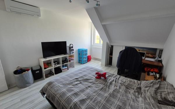 Maison à vendre    9 pièces •  Jouy-le-Châtel