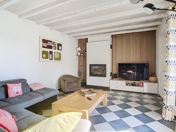 A VENDRE à LOIRE AUTHION Maison 4 chambres 187 m², double garage, près de 4000 m² de jardin !