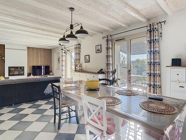 A VENDRE à LOIRE AUTHION Maison 4 chambres 187 m², double garage, près de 4000 m² de jardin !