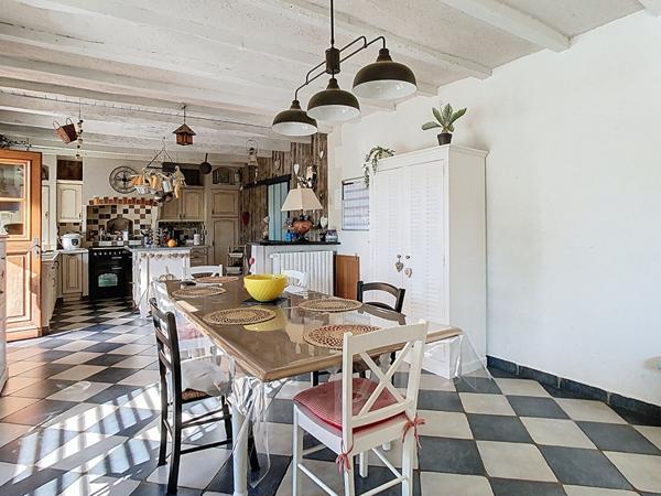 A VENDRE à LOIRE AUTHION Maison 4 chambres 187 m², double garage, près de 4000 m² de jardin !