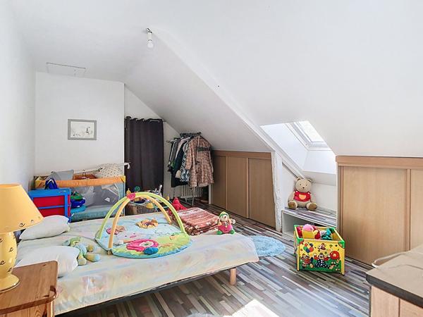 A VENDRE à LOIRE AUTHION Maison 4 chambres 187 m², double garage, près de 4000 m² de jardin !