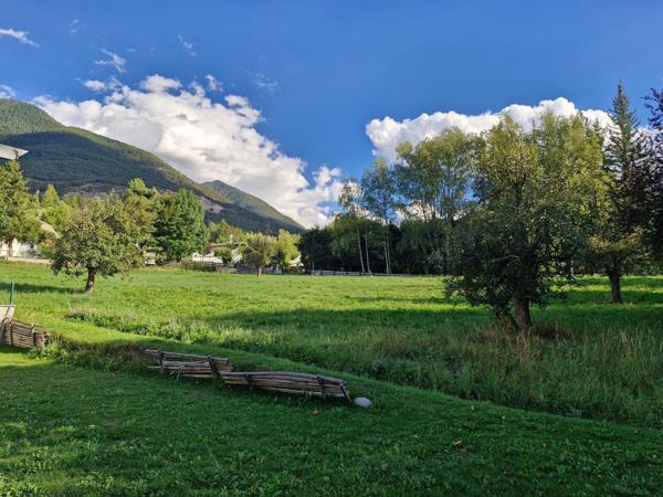Maison récente avec deux logements indépendants à Guillestre