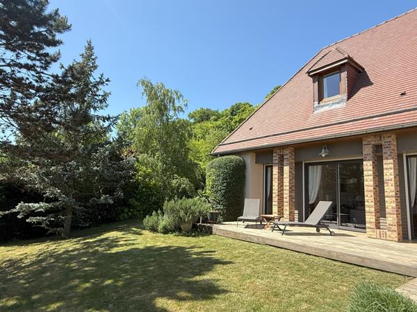 Villennes-sur-Seine (78670) Villennes sur Seine - Maison d'architecte -7 pièces - sous/sol partiel - 2 garages - dépendance 34m² - Terrain