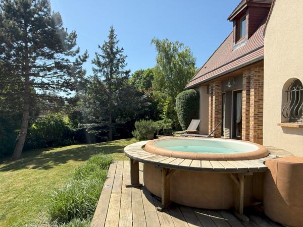 Villennes-sur-Seine (78670) Villennes sur Seine - Maison d'architecte -7 pièces - sous/sol partiel - 2 garages - dépendance 34m² - Terrain