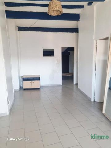 Exclusivité Draguignan centre F2 traversant au dernier étage de 44m 69000€ crn2403 dpe C Draguignan (83300)