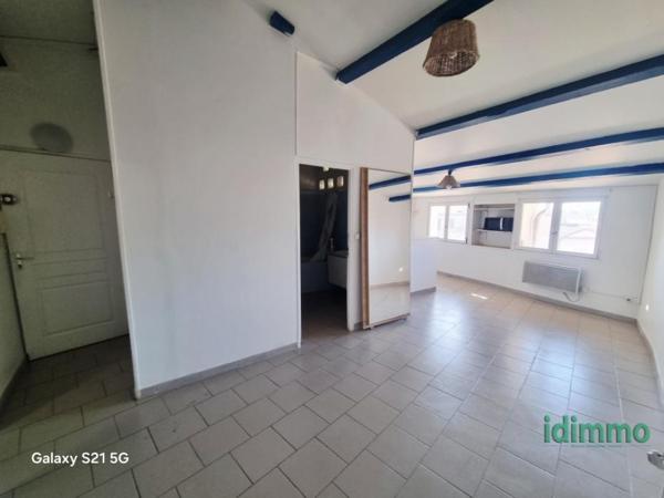 Exclusivité Draguignan centre F2 traversant au dernier étage de 44m 69000€ crn2403 dpe C Draguignan (83300)