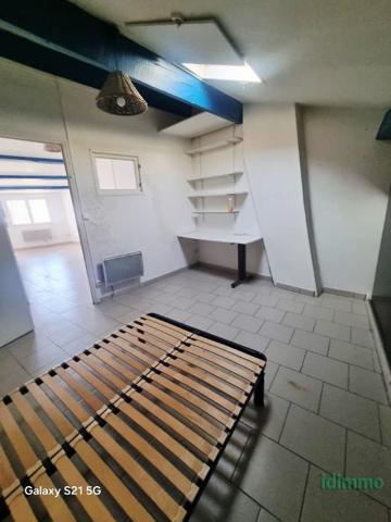 Exclusivité Draguignan centre F2 traversant au dernier étage de 44m 69000€ crn2403 dpe C Draguignan (83300)