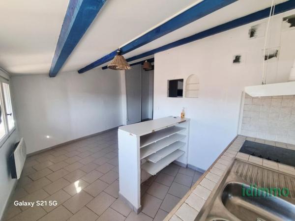 Exclusivité Draguignan centre F2 traversant au dernier étage de 44m 69000€ crn2403 dpe C Draguignan (83300)