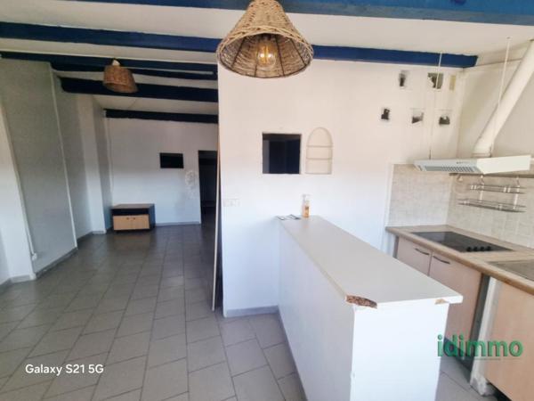 Exclusivité Draguignan centre F2 traversant au dernier étage de 44m 69000€ crn2403 dpe C Draguignan (83300)