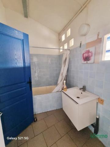 Exclusivité Draguignan centre F2 traversant au dernier étage de 44m 69000€ crn2403 dpe C Draguignan (83300)