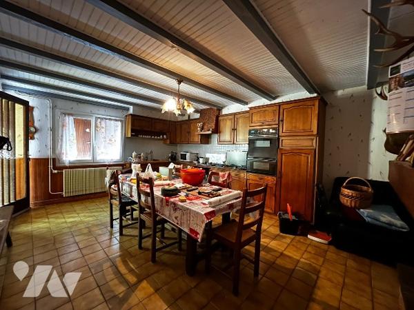 Maison 166 m² Saints-Geosmes - 5 pièces.