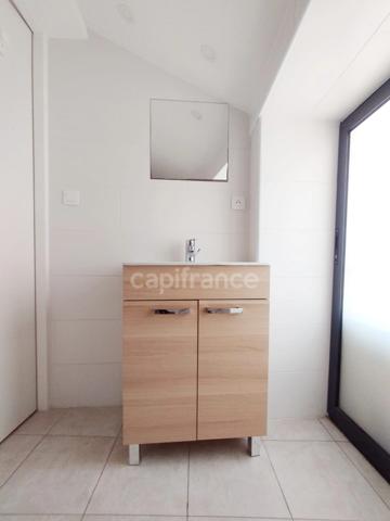 Appartement T4 de 80 m2 entièrement rénové au cœur du village de LUCCIANA